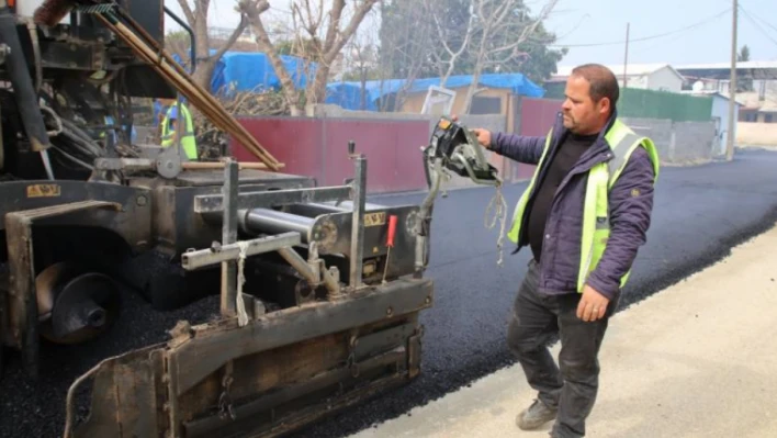 Hatay'da mahalle yolları yenilenmeye devam ediyor!