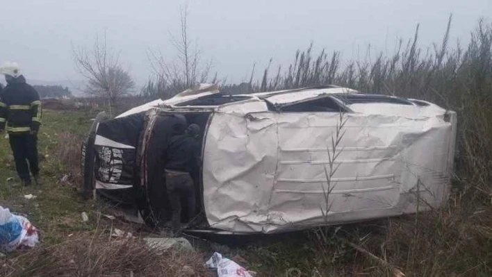 Hatay işçileri taşıyan kamyonet devrildi: 20 yaralı 