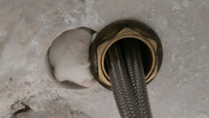 Hatay'da deprem konutunda yapılan onarım sosyal medyada gündem oldu!