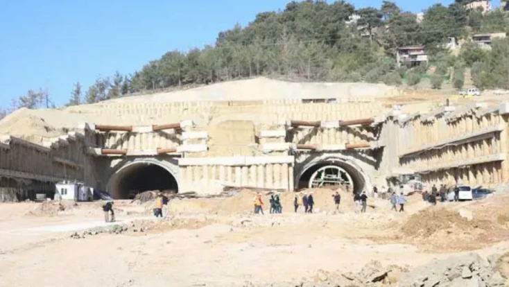 İskenderun–Topboğazı Otoyolu’nda kritik eşik aşıldı: T1 tüneli’nde ışık göründü