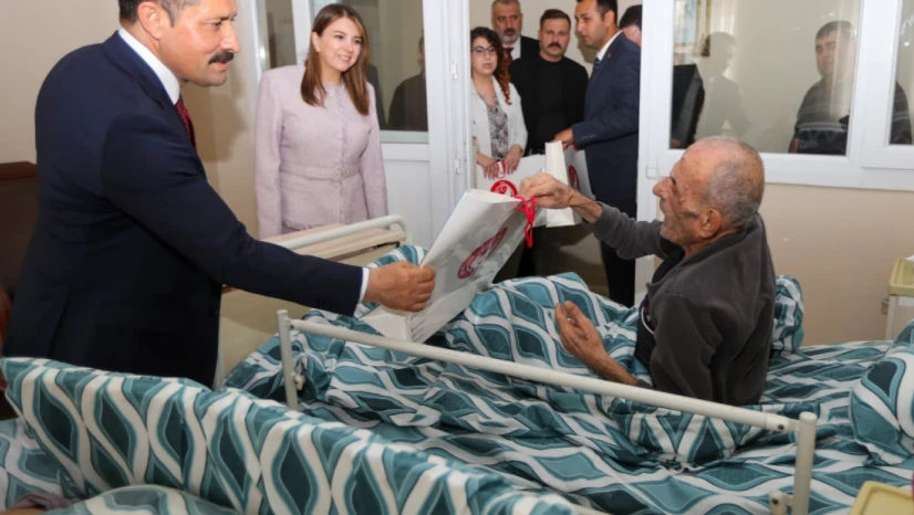 Hatay Valisi'nden örnek davranış: Yüreklere dokundu!