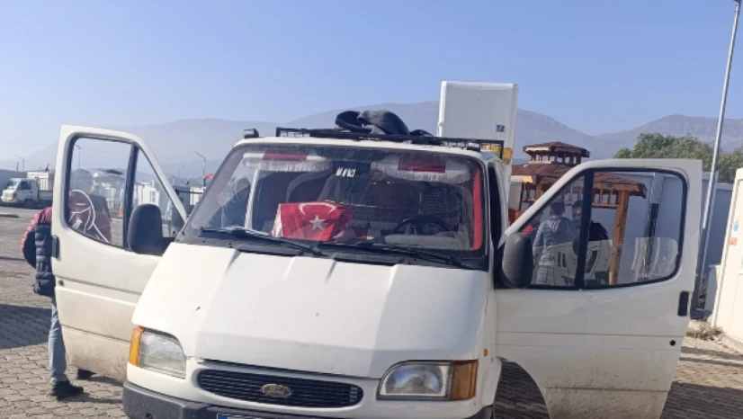 Konteyner kentte hırsızlık girişimi: 4 gözaltı, araca el konuldu!