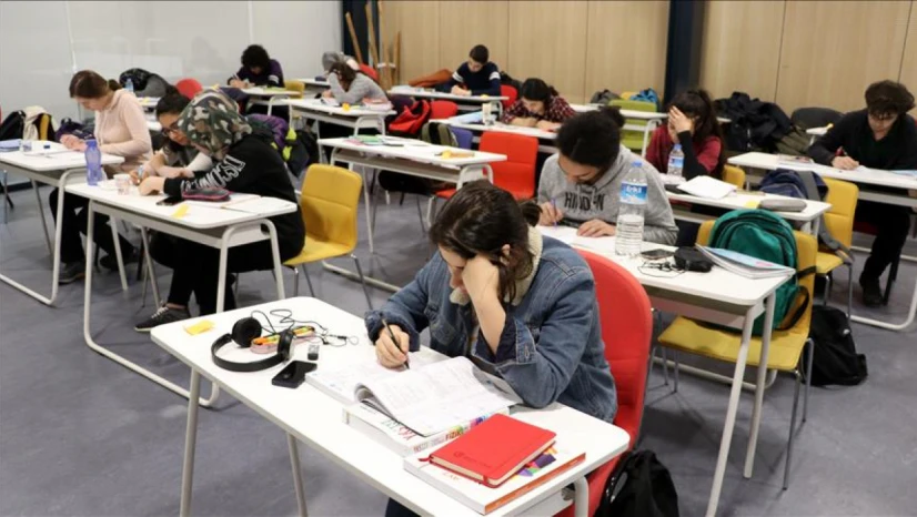 Üniversitelerde cuma düzeni değişiyor mu? YÖK talimat gönderdi!