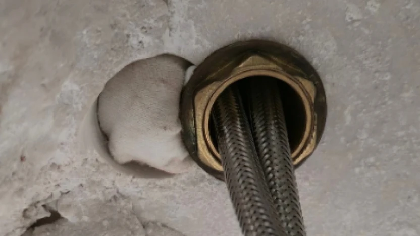 Hatay'da deprem konutunda yapılan onarım sosyal medyada gündem oldu!