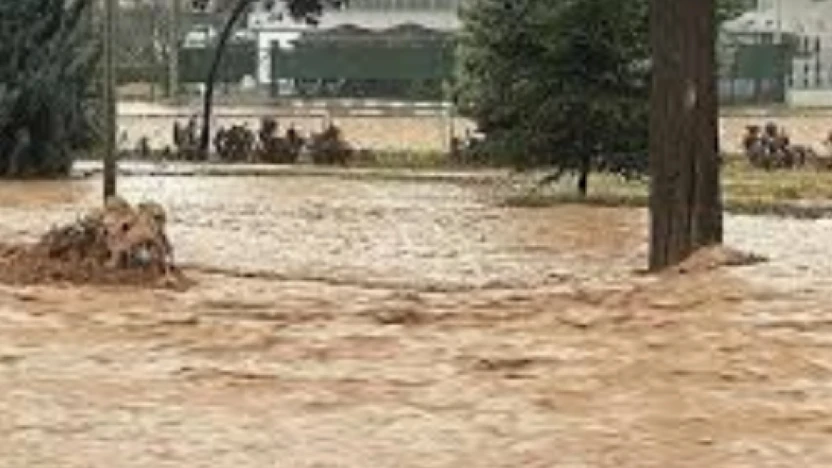 Hatay'da  sel mağdurları için başvuru merkezleri hizmete açıldı