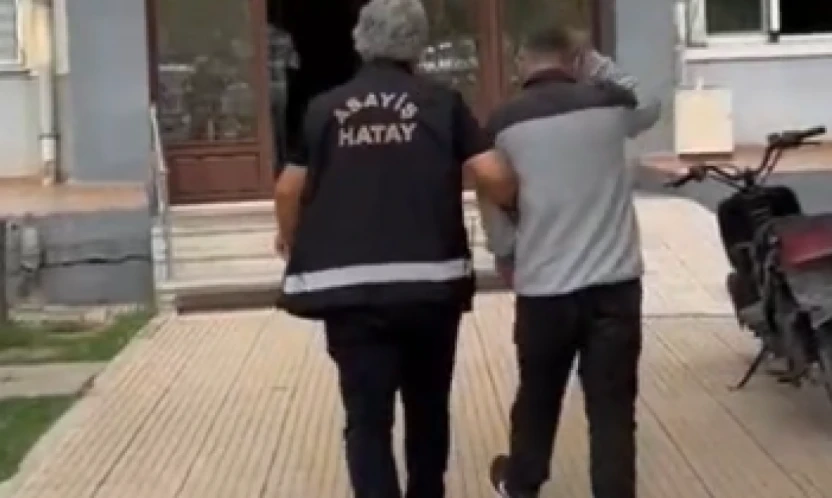 Hatay'da aranan şahıs Erzin'de yakalandı: 4 yıl 9 ay hapis cezası bulunuyordu!