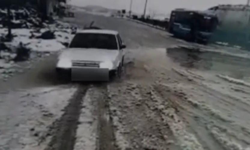 Hatay'da karda drift yapan sürücüye ağır ceza!