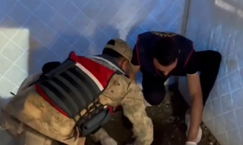 Hatay'da uyuşturucu maddeyi gizledikleri yer pes dedirtti!