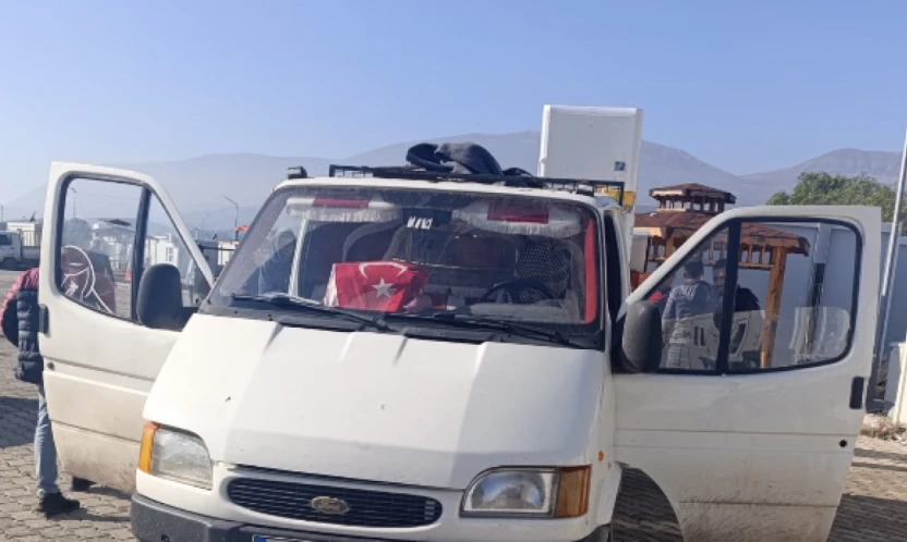 Konteyner kentte hırsızlık girişimi: 4 gözaltı, araca el konuldu!